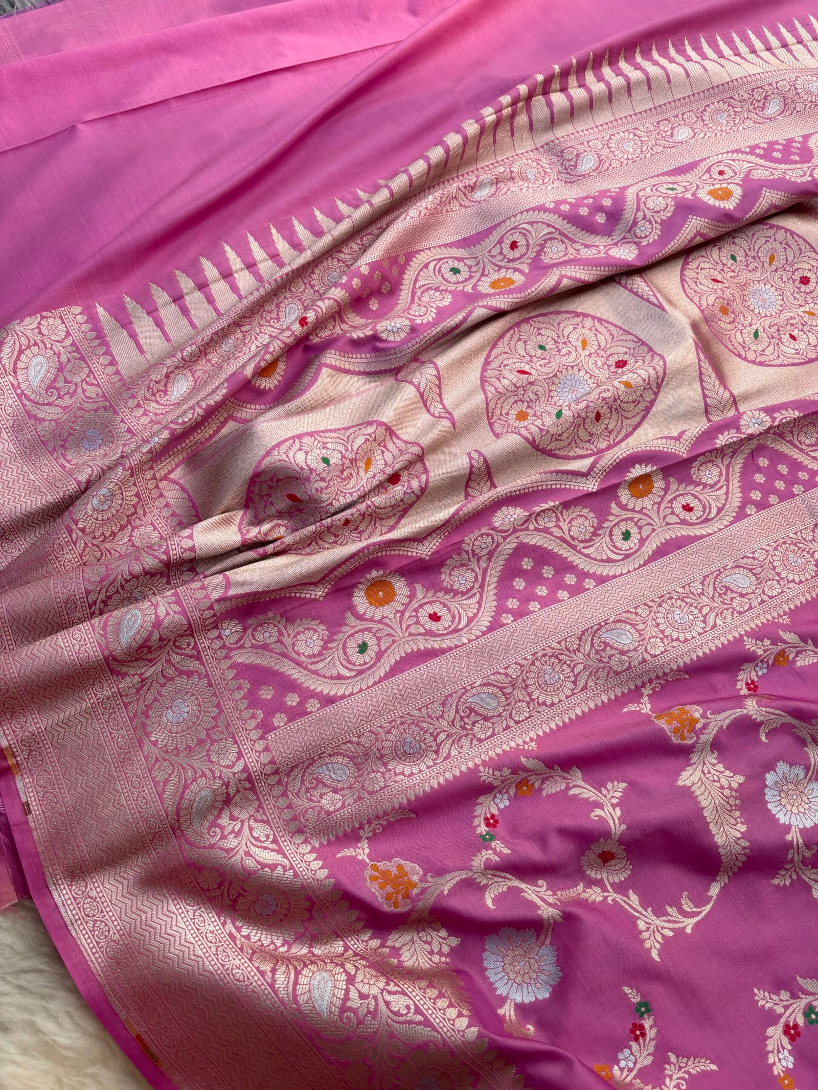 Blush Pink Minakari Jaal Uppada Katan Silk Banarasi Saree-Pallu Detail