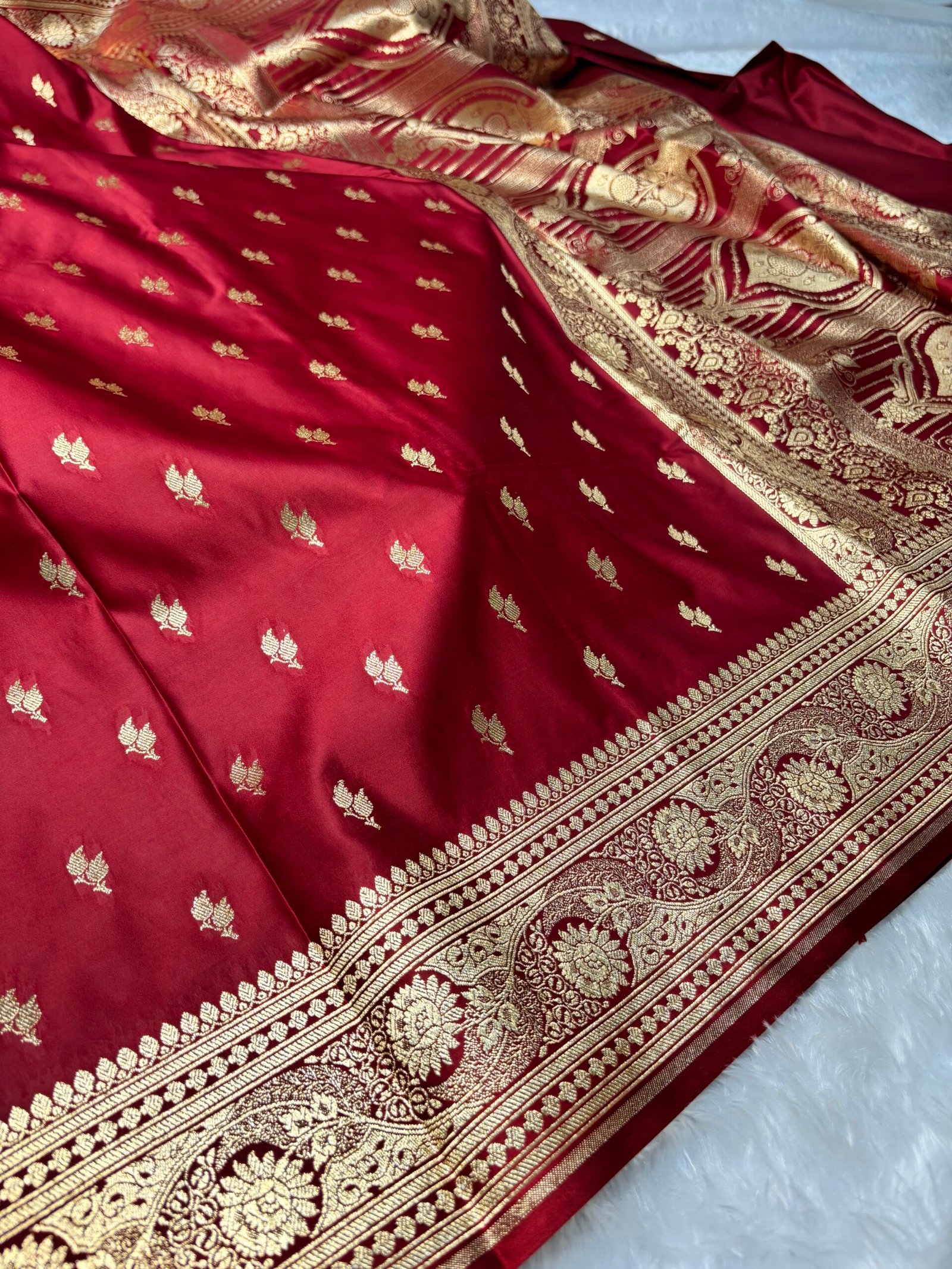 Deep Maroon Banarasi Booti Pattern Satin Katan Silk Saree-Border Detail