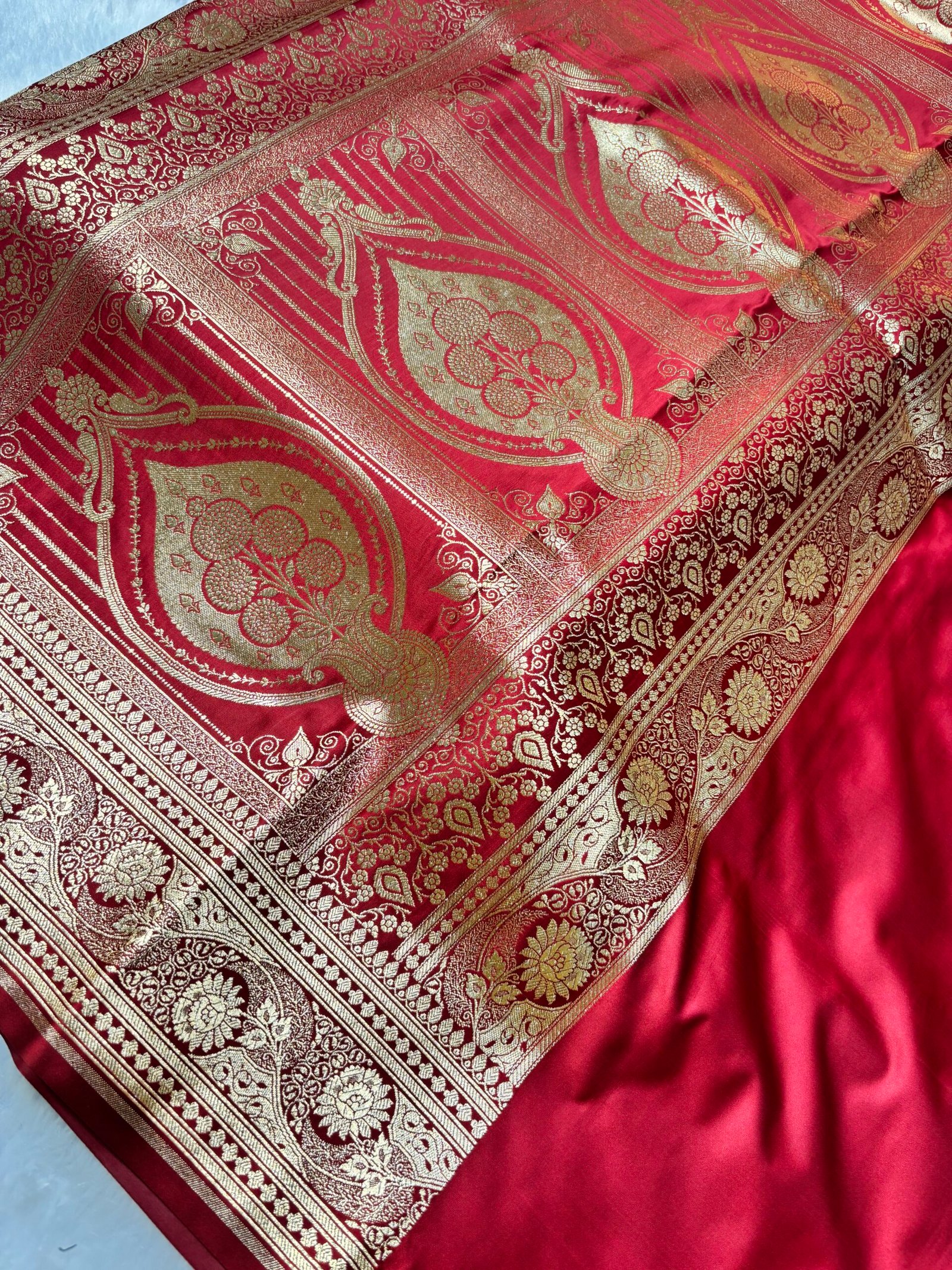 Deep Maroon Banarasi Booti Pattern Satin Katan Silk Saree-Pallu Detail