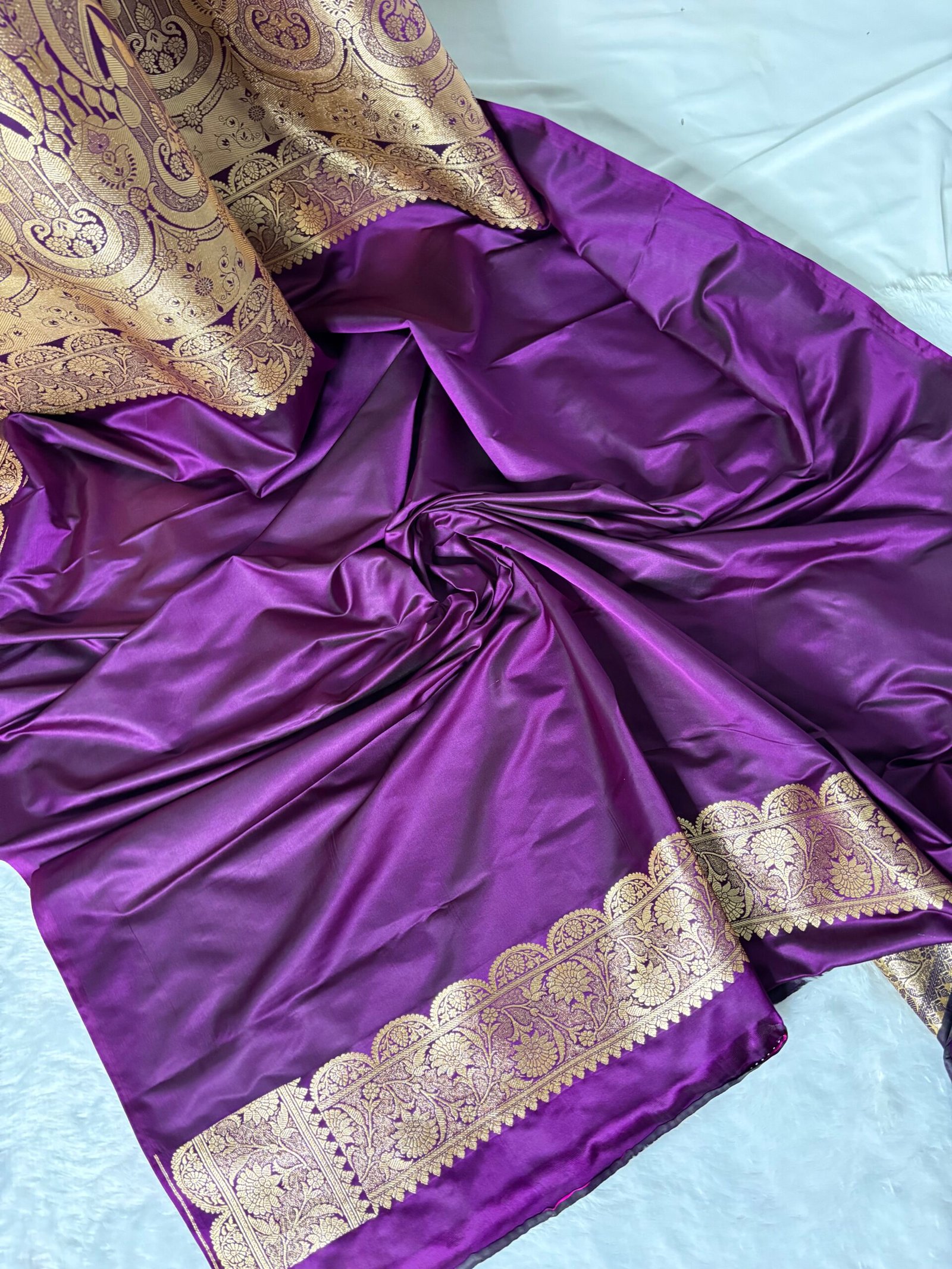 Deep Violet Floral Jaal Banarasi Satin Katan Saree-Blouse