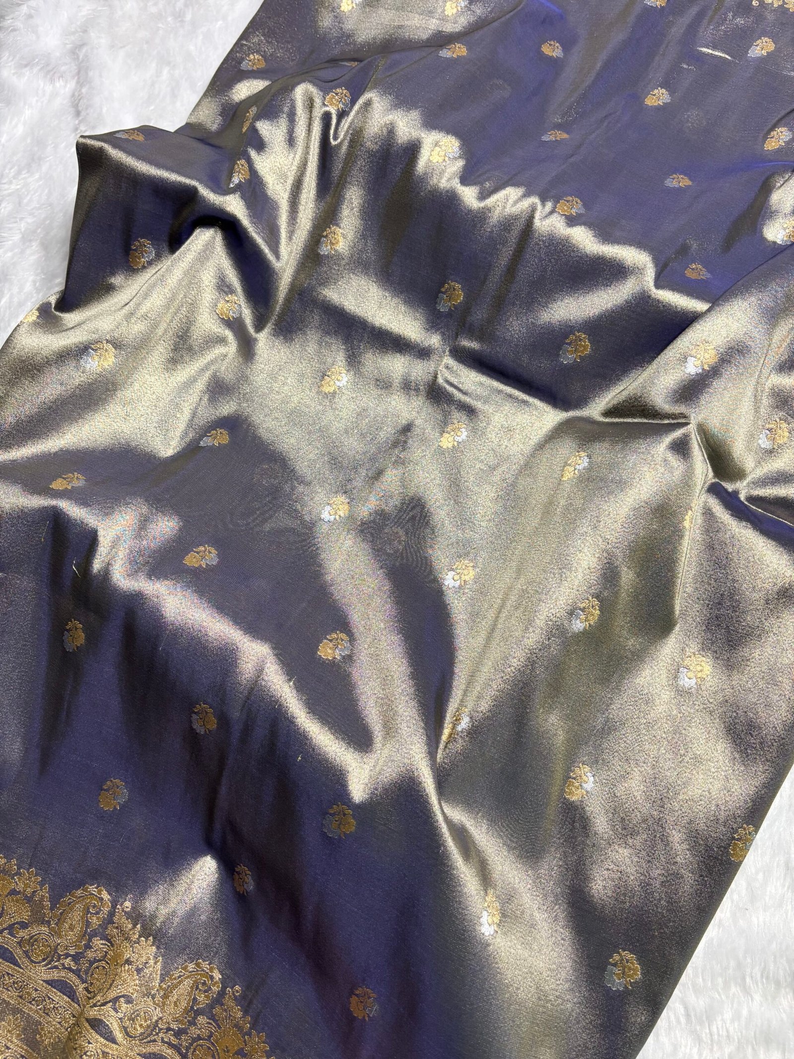 Lavender Banarasi Tissue Silk Saree-Fabric Close-Up