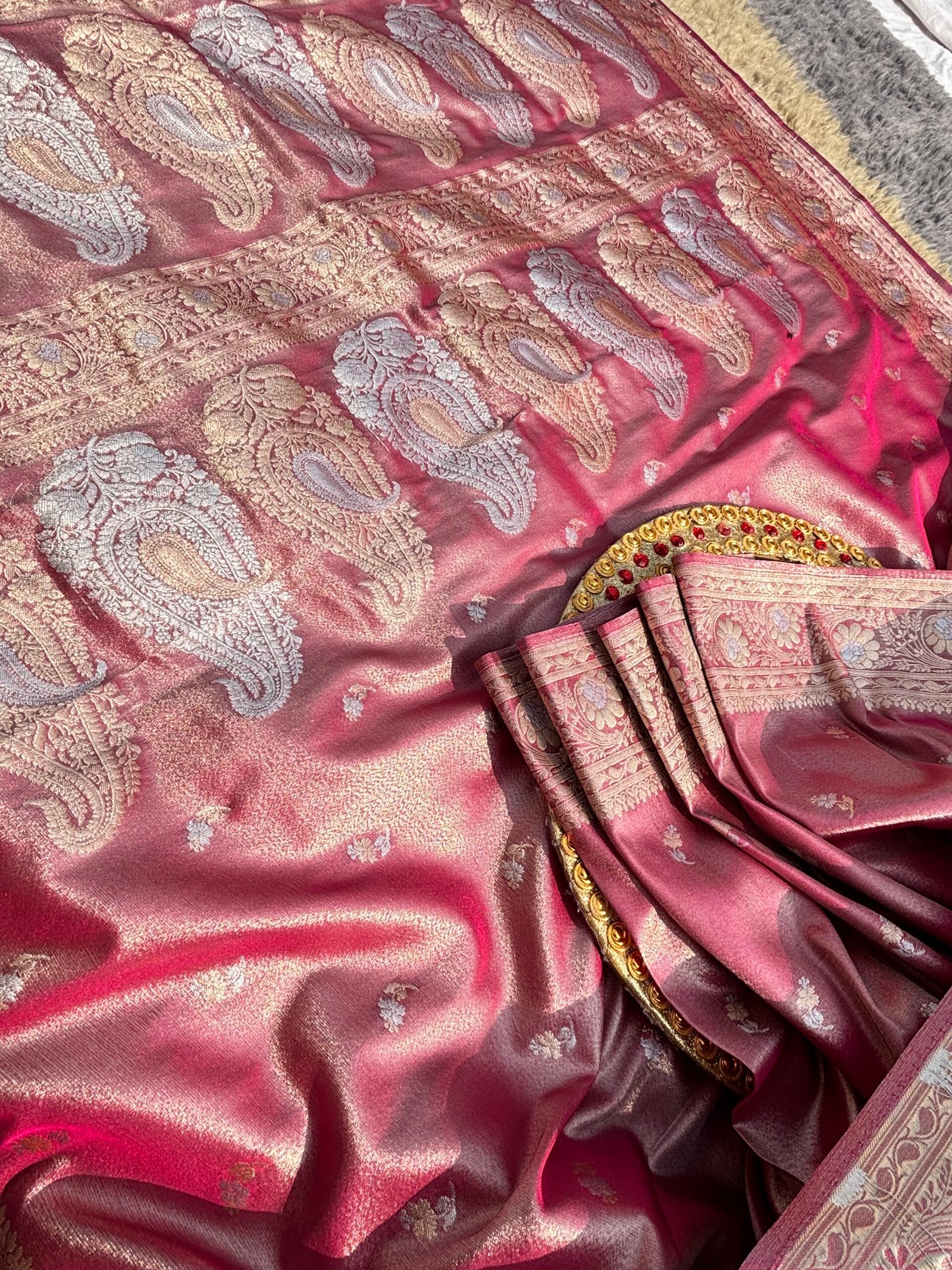 Light Rani Pink Sona Rupa Banarasi Tissue Saree-Pallu Detail