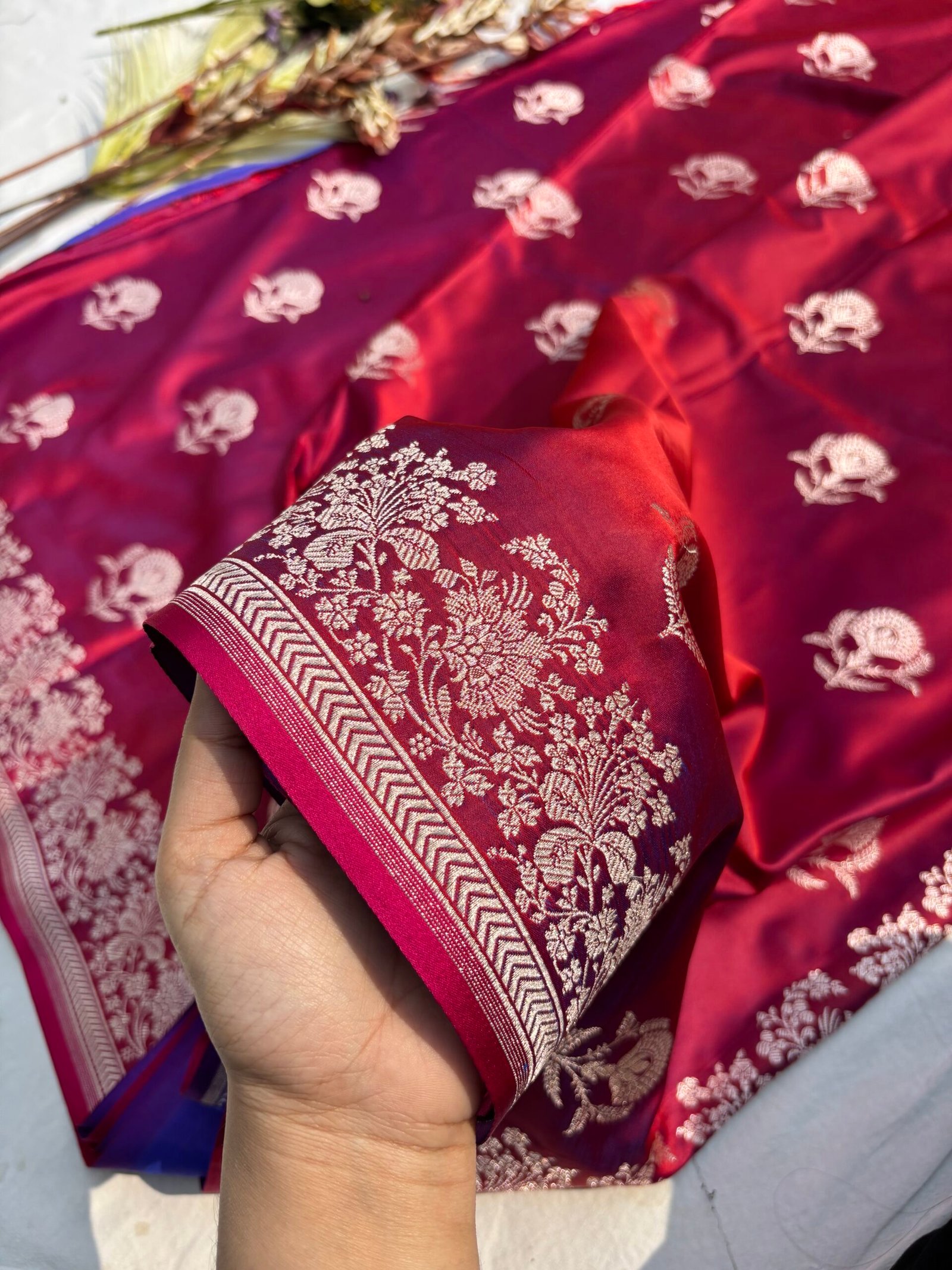 Magenta Red Mashru Katan Silk Banarasi Saree-Border Detail