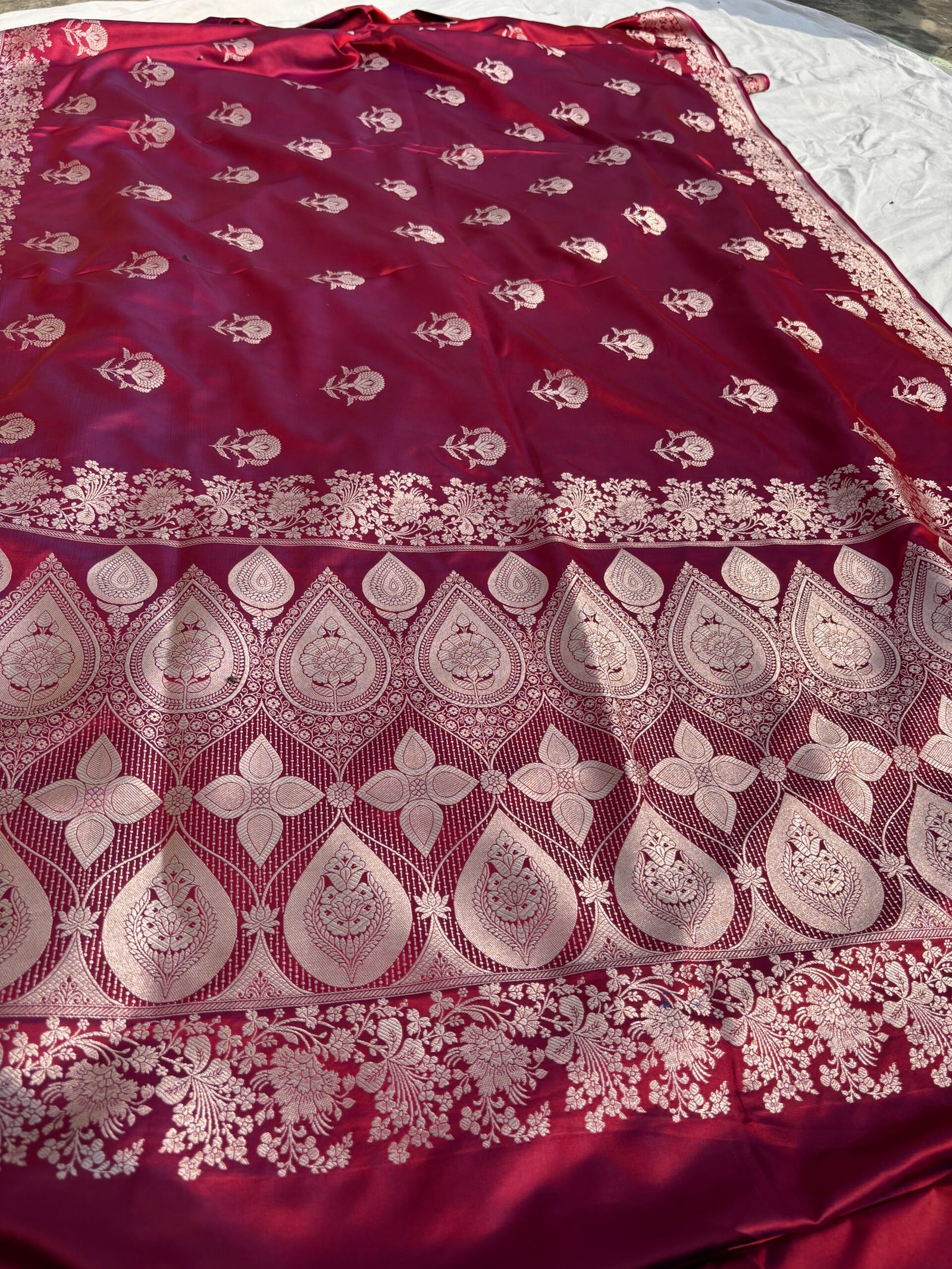 Magenta Red Mashru Katan Silk Banarasi Saree-Pallu Detail