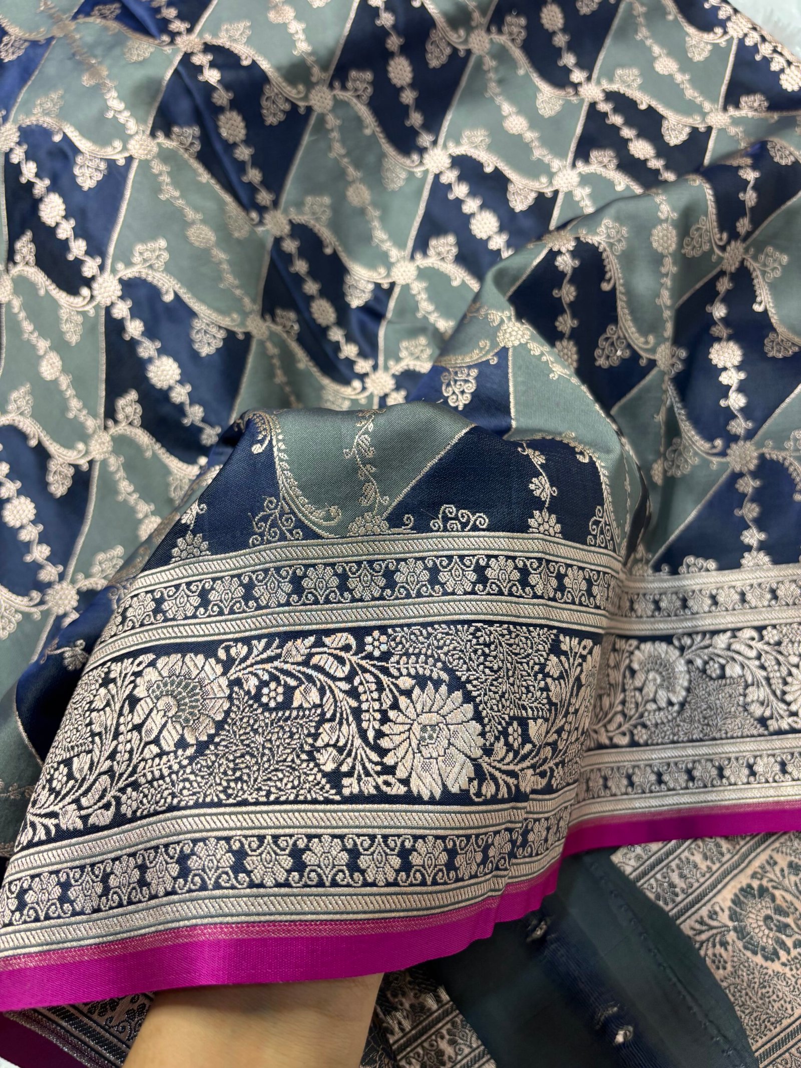 Navy Blue Banarasi Rangkat Mashru Silk Saree-Border Detail