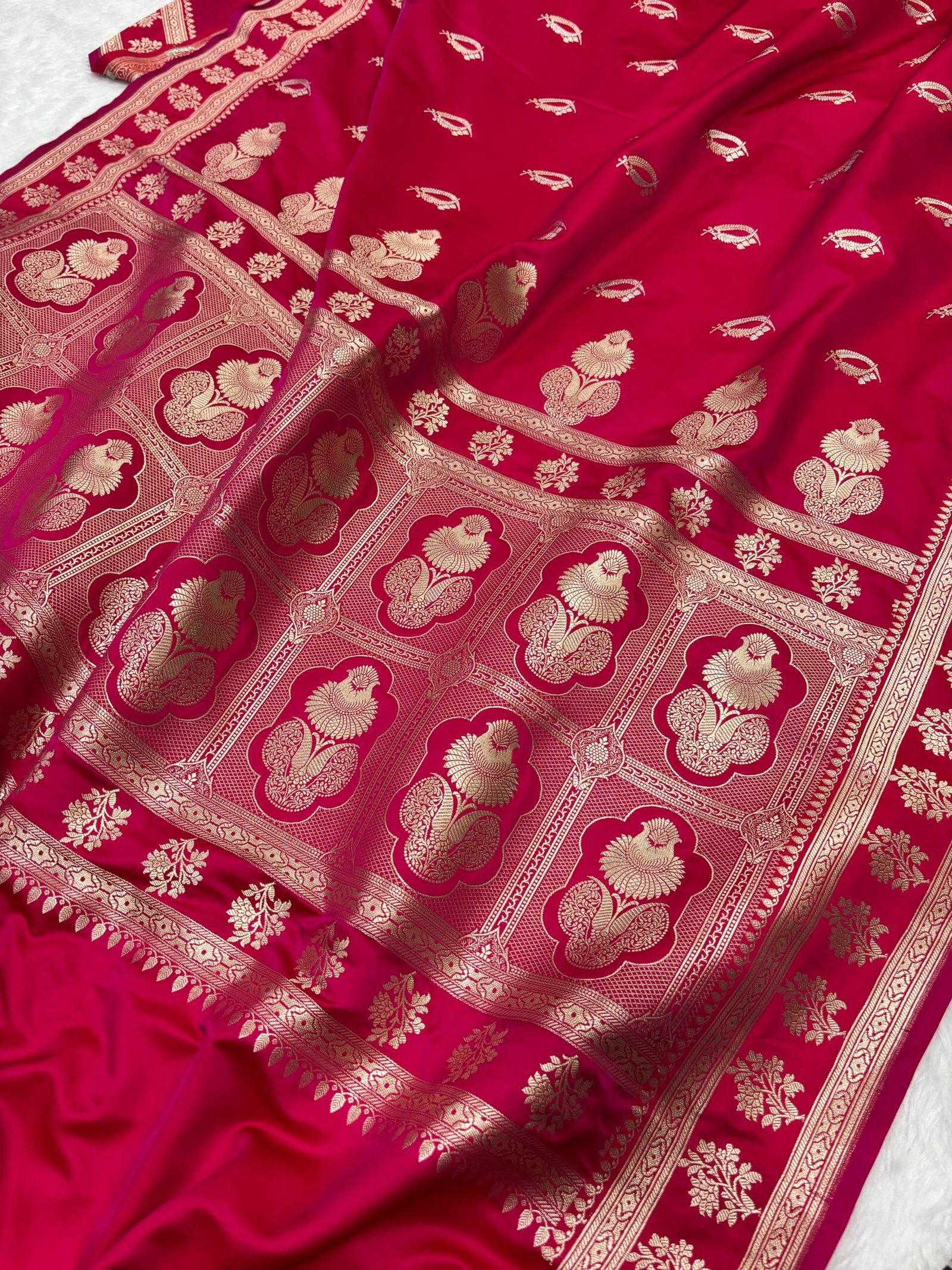 Rani Pink Mashru Silk Banarasi Saree-Pallu Detail