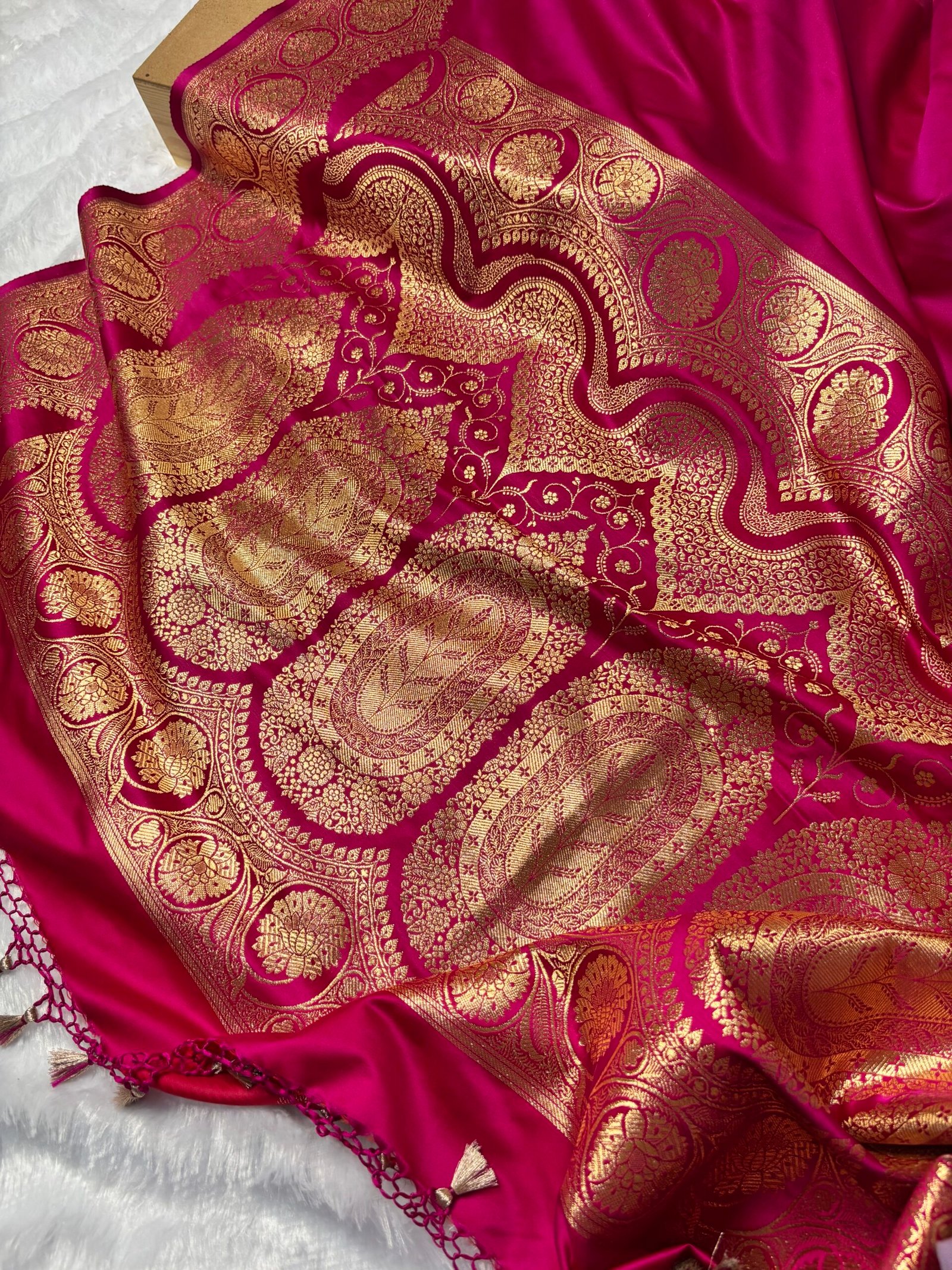 Rani Pink Plain Banarasi Satin Silk Saree-Pallu Detail