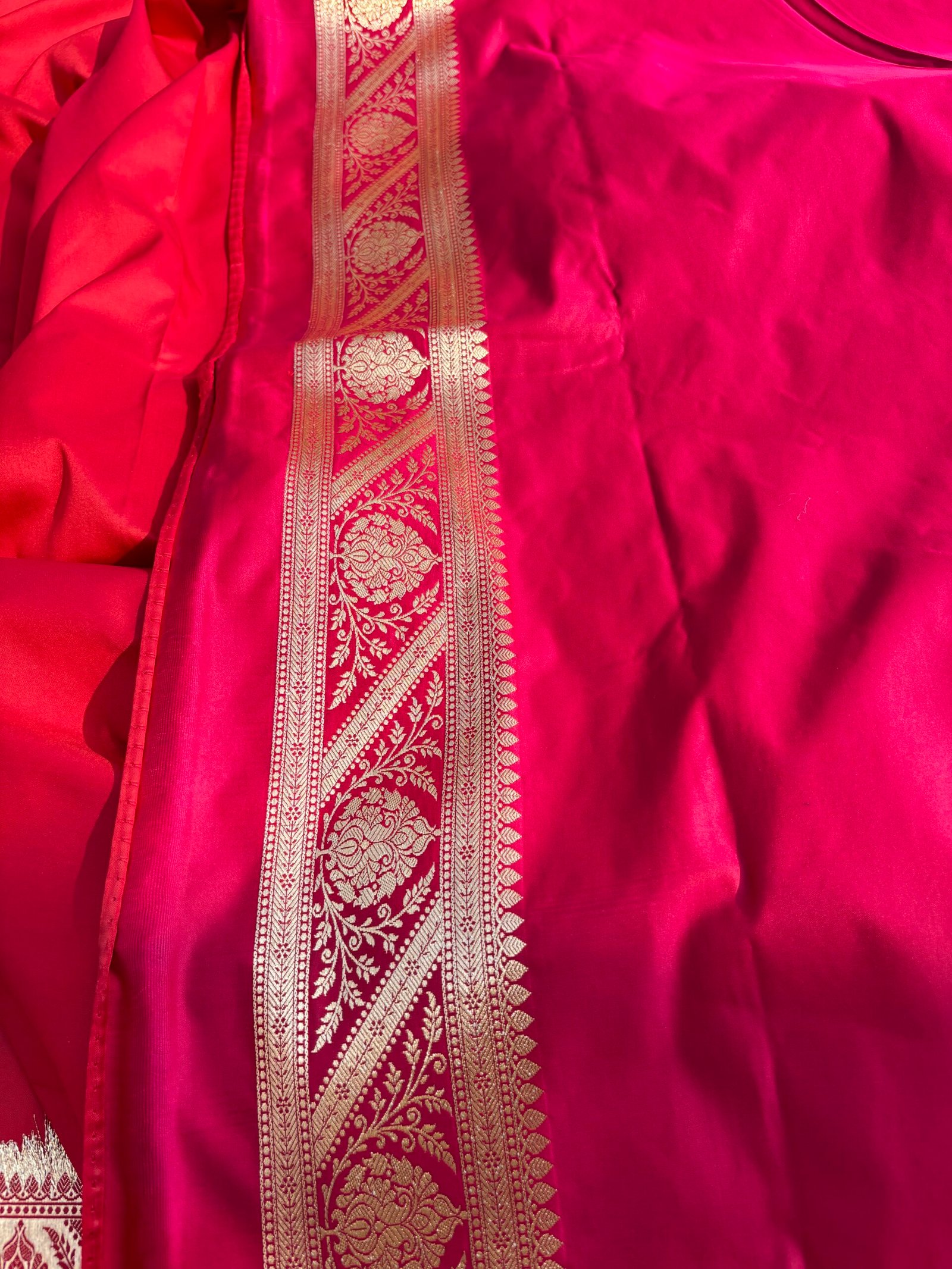 Red Cherry Plain Banarasi Satin Katan Silk Saree-Blouse
