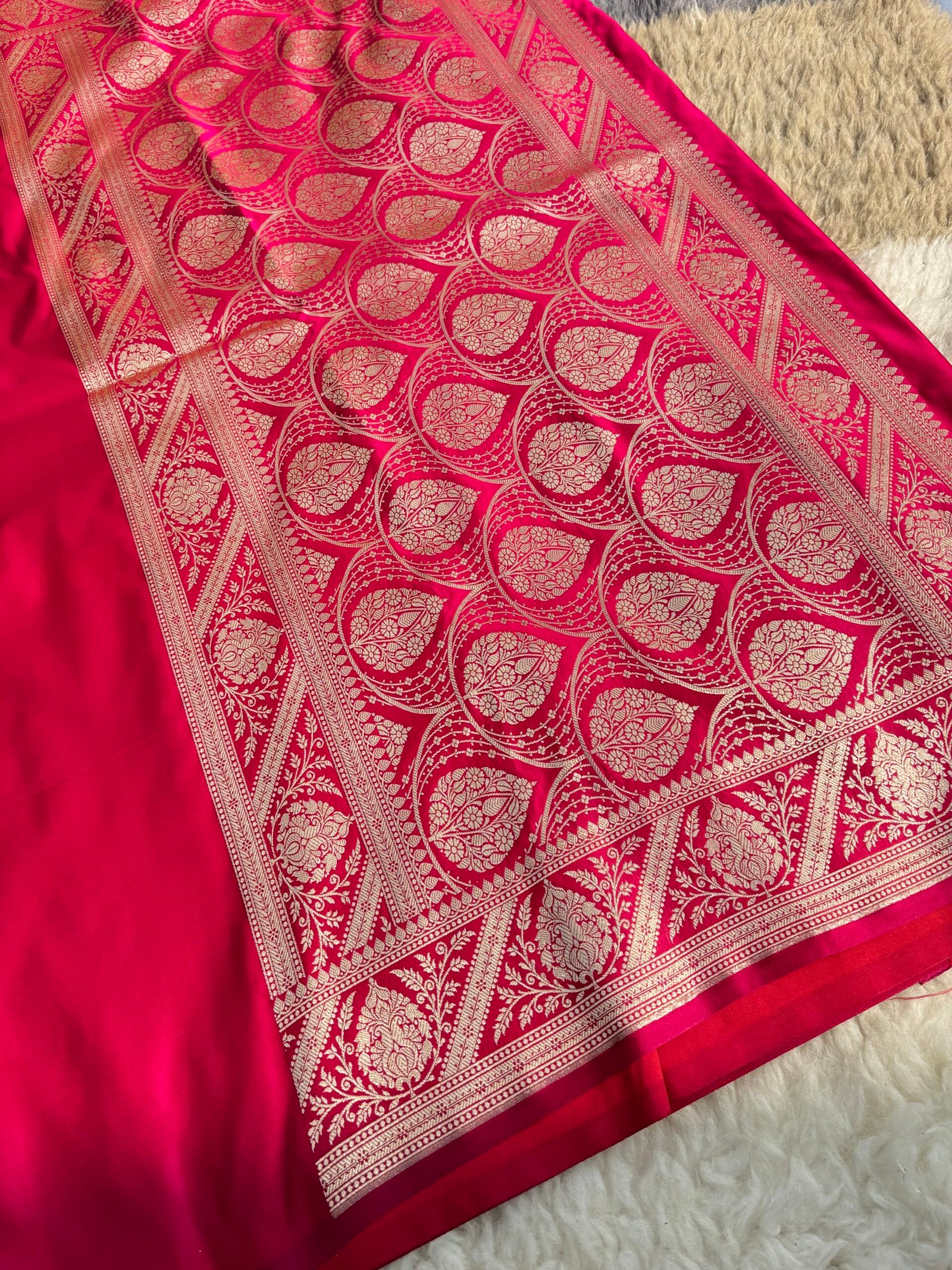 Red Cherry Plain Banarasi Satin Katan Silk Saree-Border Detail