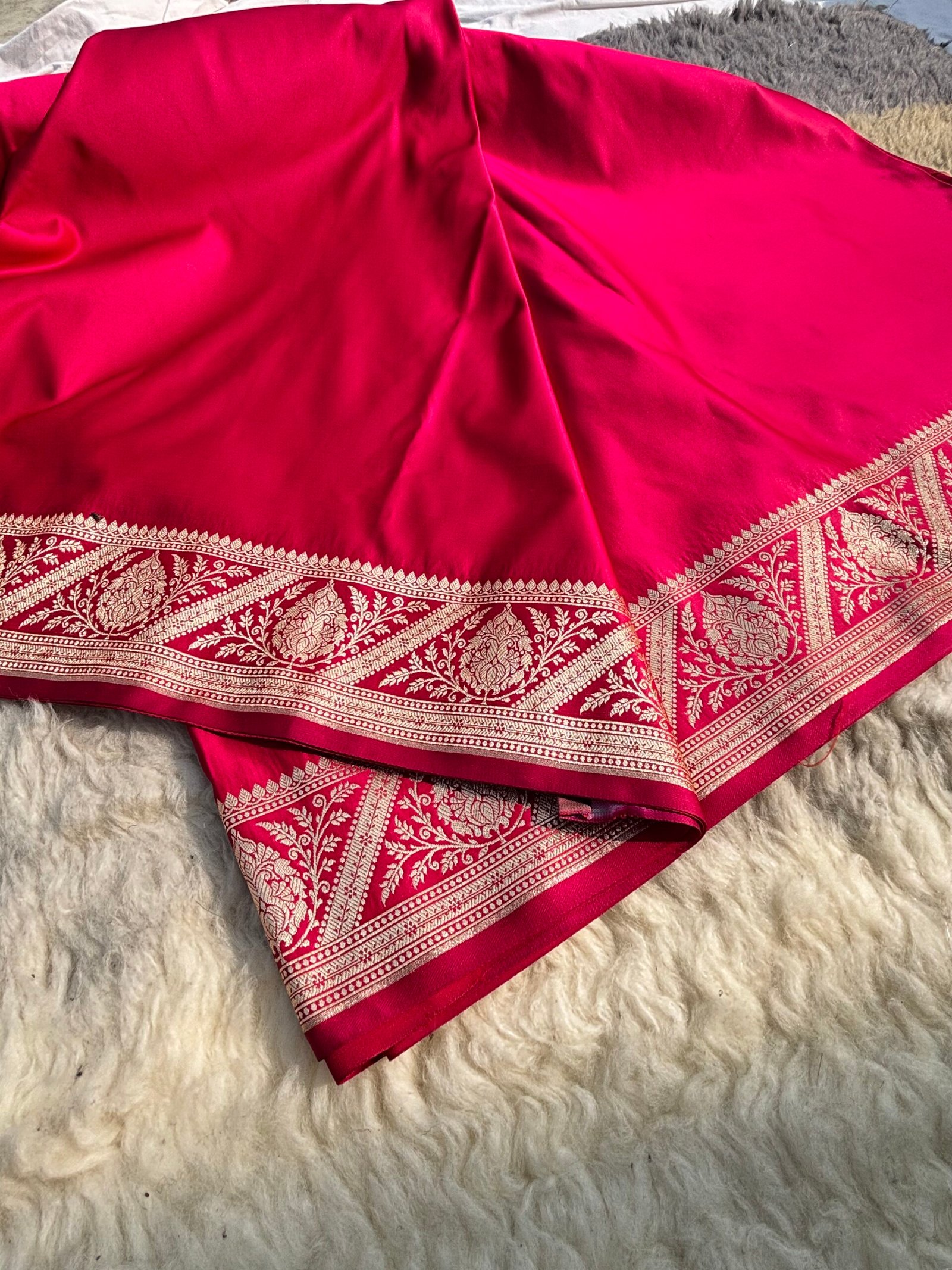 Red Cherry Plain Banarasi Satin Katan Silk Saree-Border Detail
