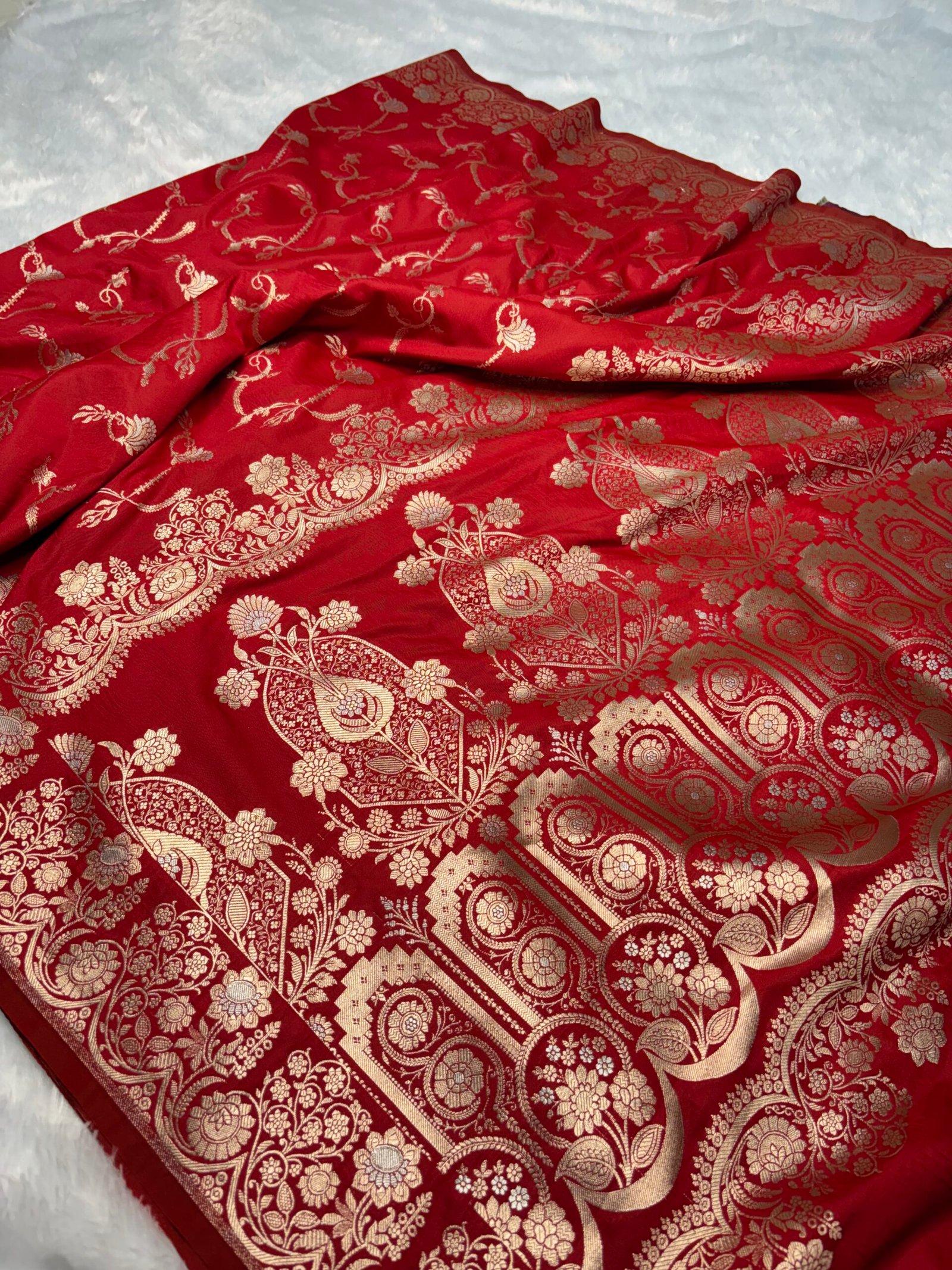 Red Mashru Katan Silk Banarasi Saree-Pallu Detail