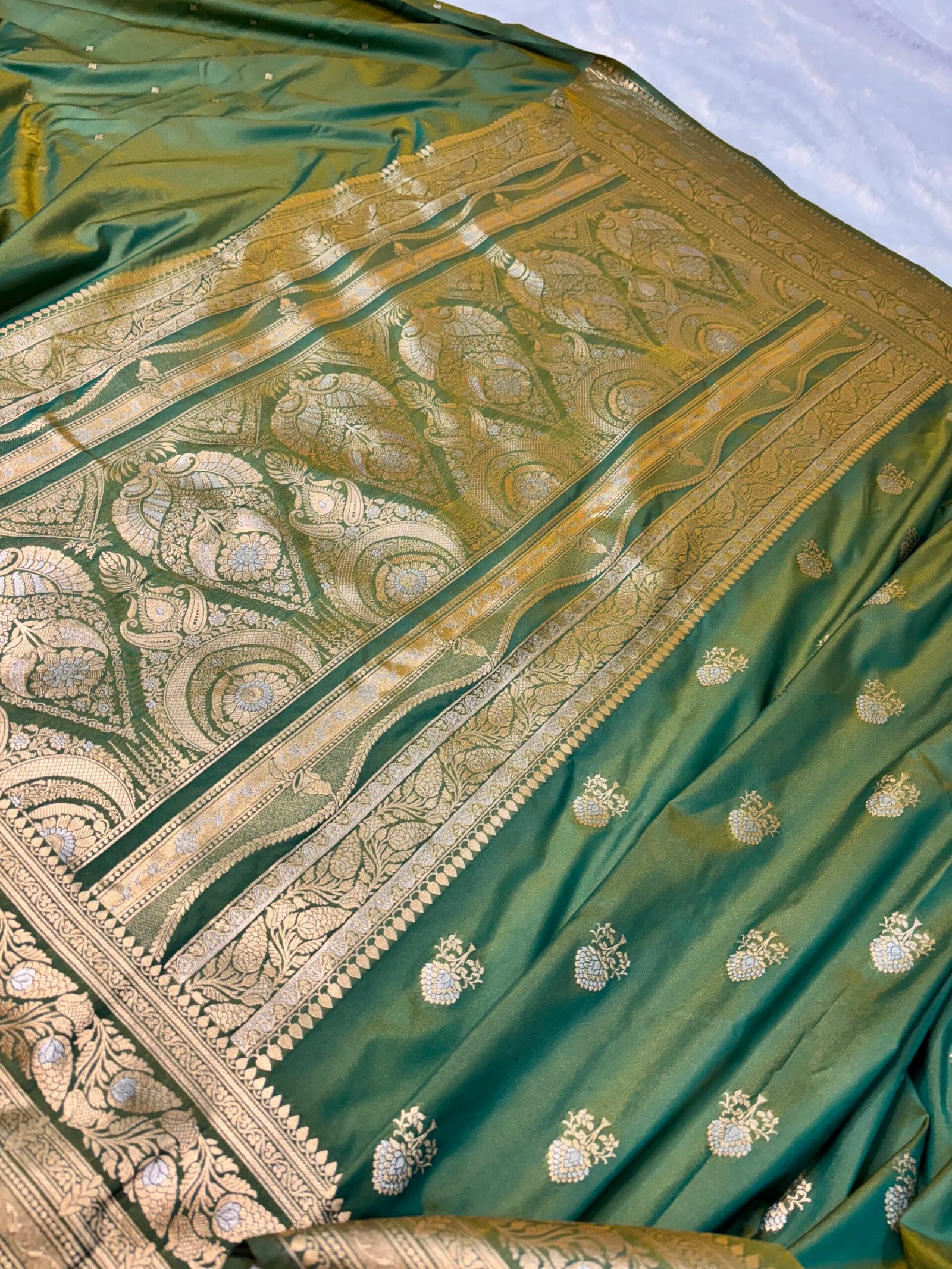Short Green Uppada Katan Silk Banarasi Saree-Pallu Detail