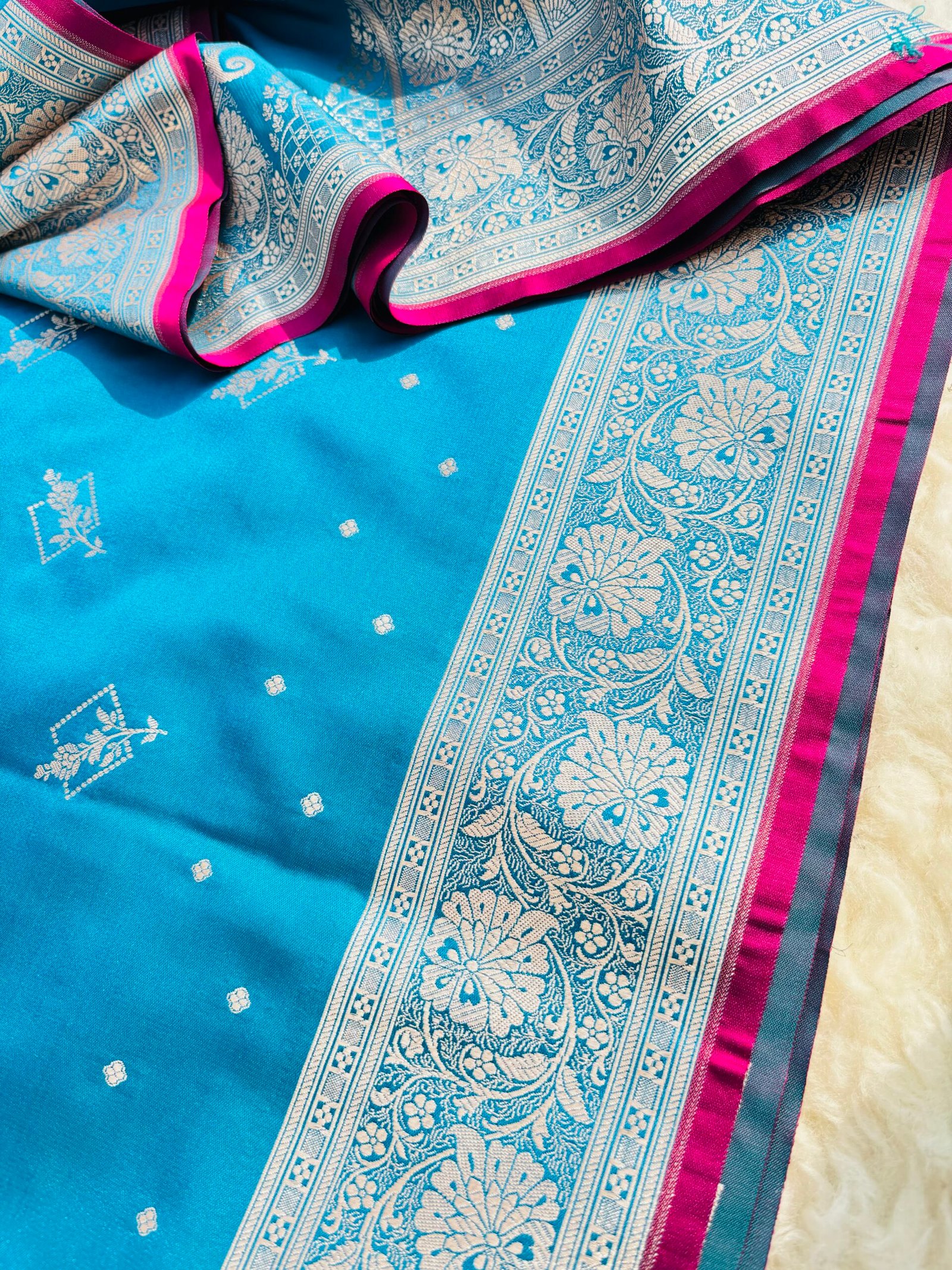 Turquoise Blue Banarasi Booti Mashru Katan Silk Saree-Border Detail