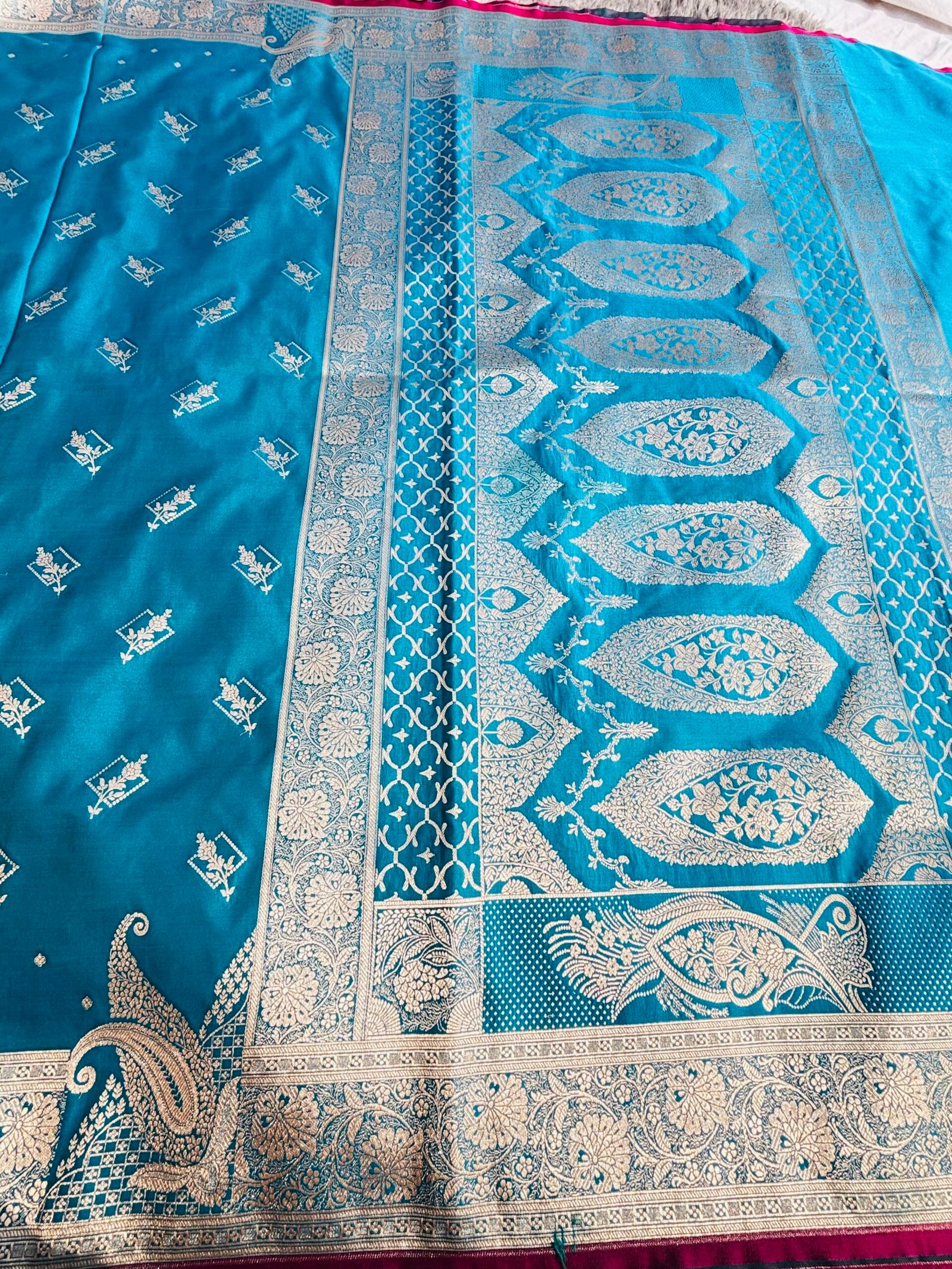 Turquoise Blue Banarasi Booti Mashru Katan Silk Saree-Pallu Detail