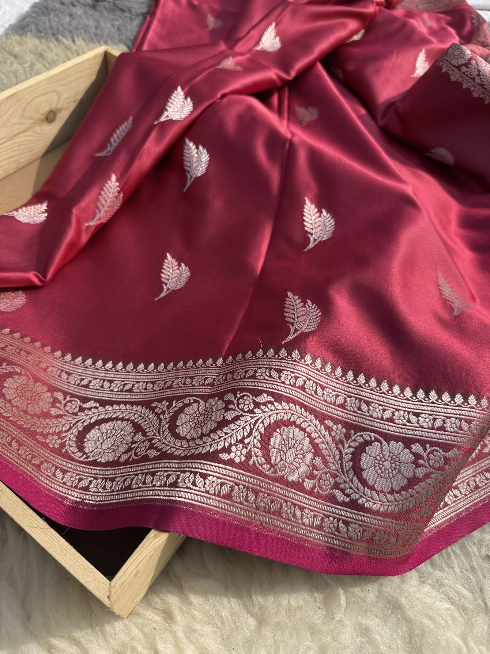 Wine Maroon Mashru Katan Silk Banarasi Saree-Border Detail
