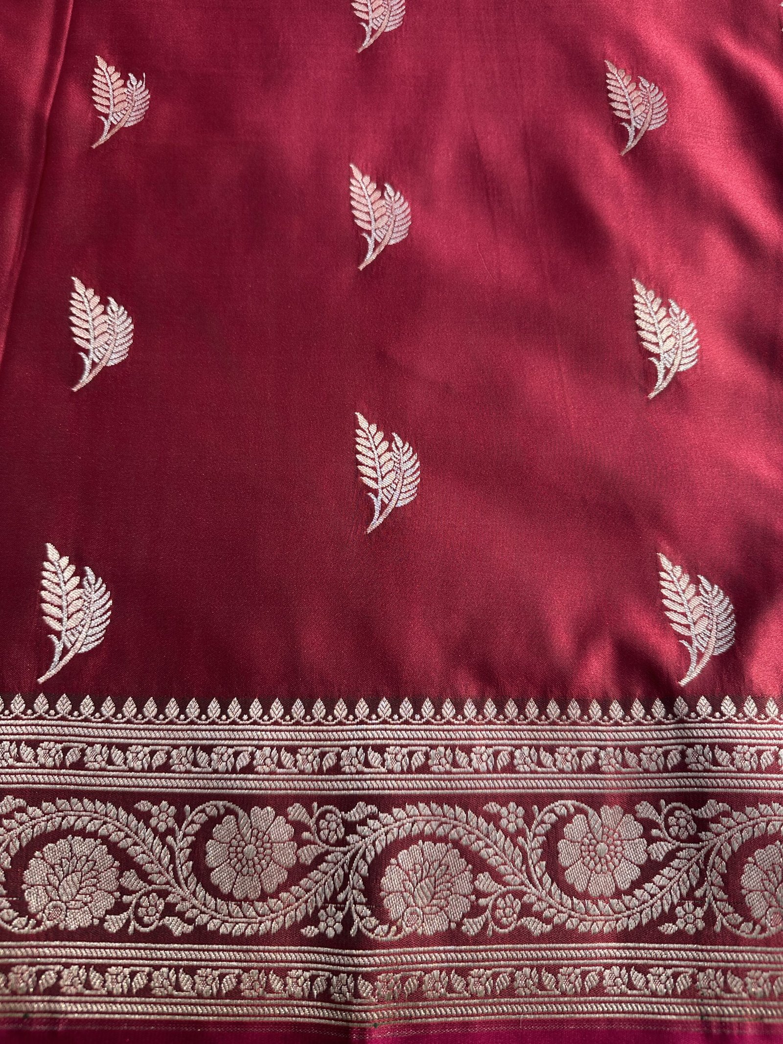 Wine Maroon Mashru Katan Silk Banarasi Saree-Design Detail